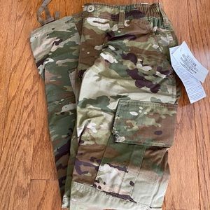 NWT 28 Short OCP Bottoms